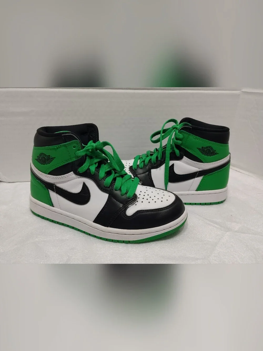 Air Jordan 1 Retro High, Big Kids # 4.5 US Perfect Condition